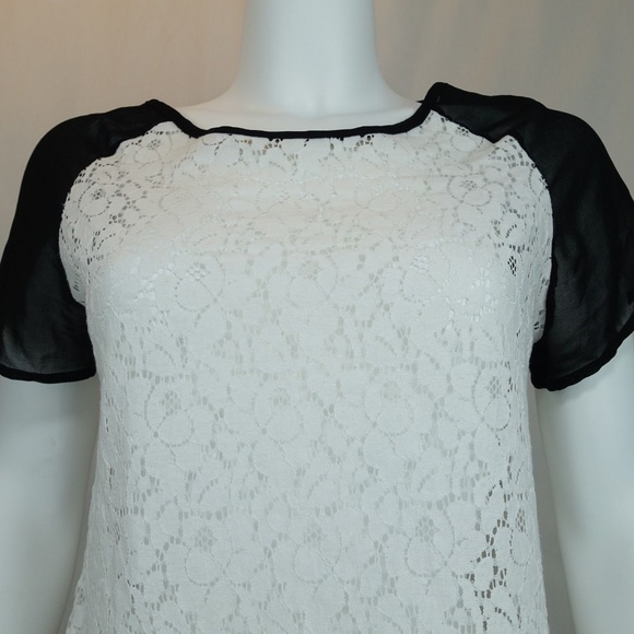 💰LUSH Black & White Lace Short Sleeve Tee Shirt - Picture 4 of 5